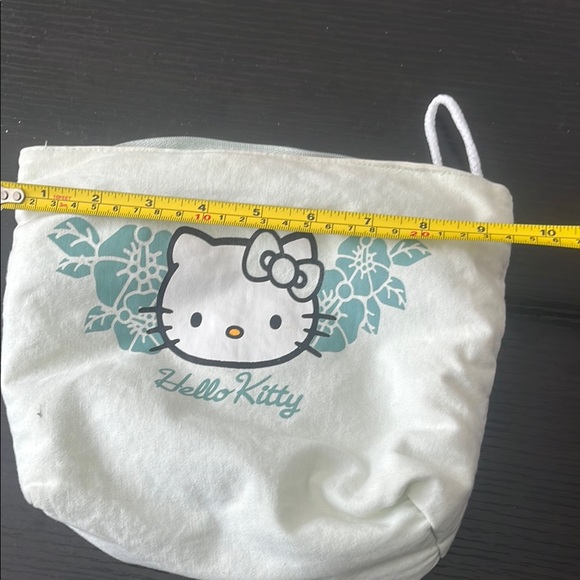 Hello Kitty Drawstring Pouch - Picture 5 of 6